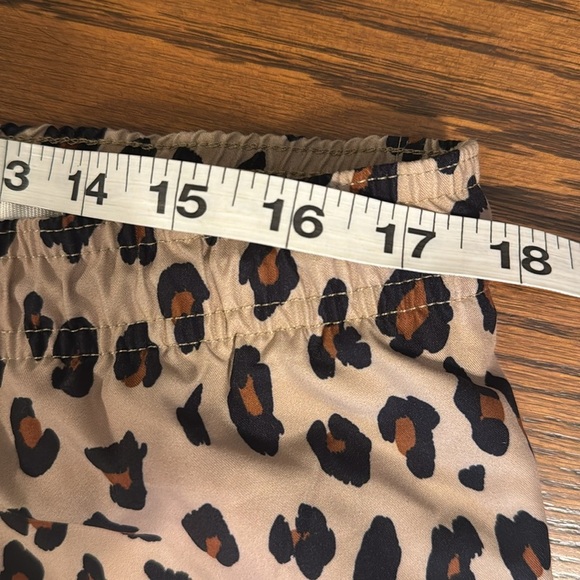 Pac Sun Unisex Swim Shorts, Pockets, Mesh Lining, Leopard Print, Size Large - Picture 7 of 9